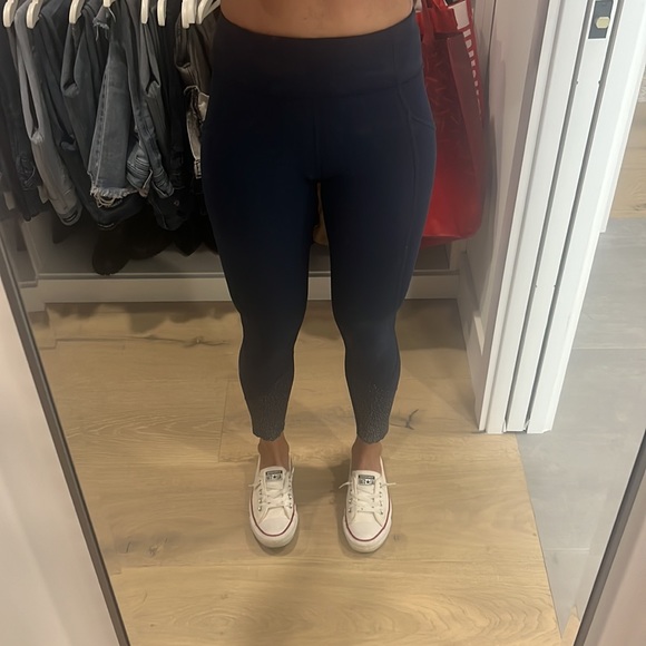 Lululemoon pants on dark blue size 0. - Picture 7 of 8